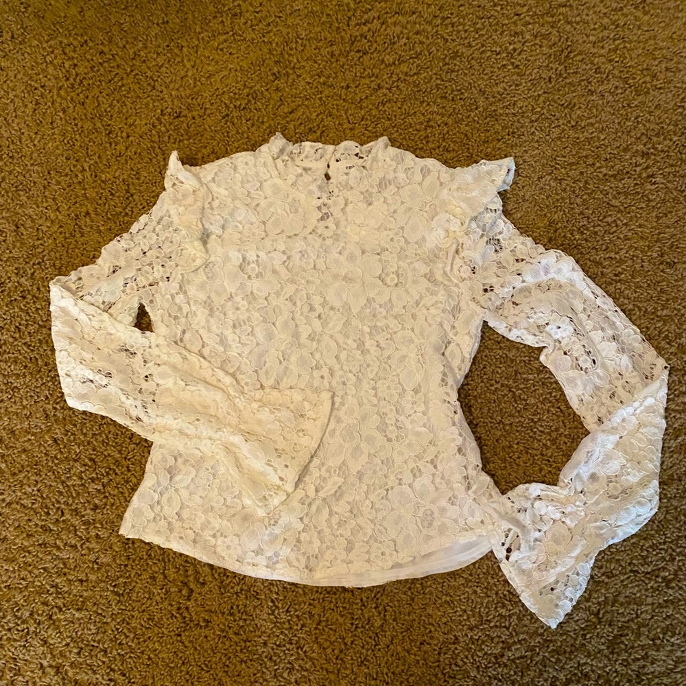 Embossed off-white/eggshell lace blouse size M